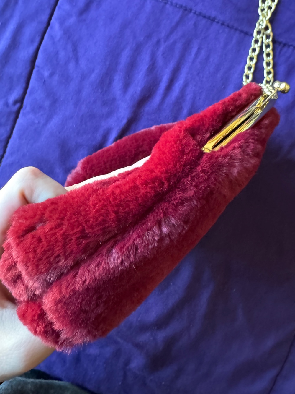 a new day Burgundy Crossbody with Gold Chain and Kiss Lock NWOT - Picture 4 of 14